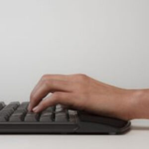Low profile ergonomic wired keyboard Kinesis Freestyle